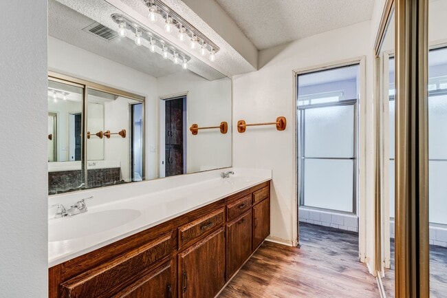 Building Photo - HORSE TRAINERS! MUST SEE HORSE PROPERTY AWESOME ACRAGE 5 ACRES Beautiful Custom 1 story home in W...