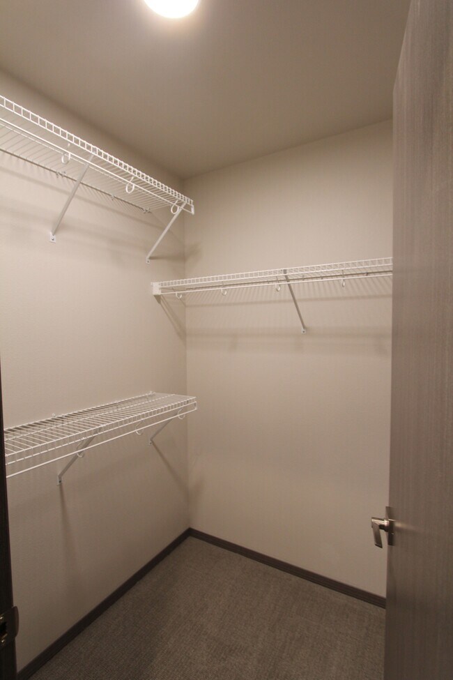 Building Photo - 1011 Greenfield Dr