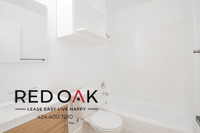 Building Photo - 2244 S Western Ave