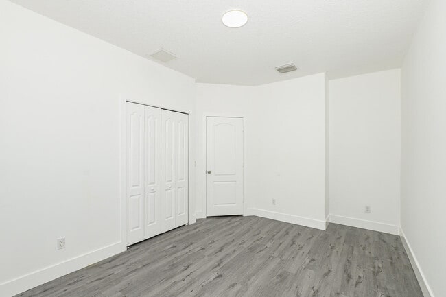 Building Photo - 3929 Sabal Way