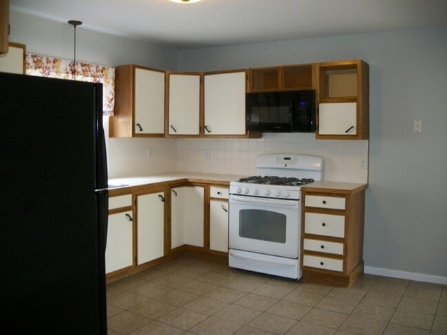 Building Photo - 125 Gorham St