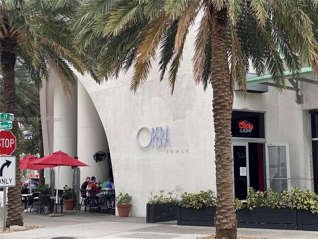 Building Photo - 1750 N Bayshore Dr