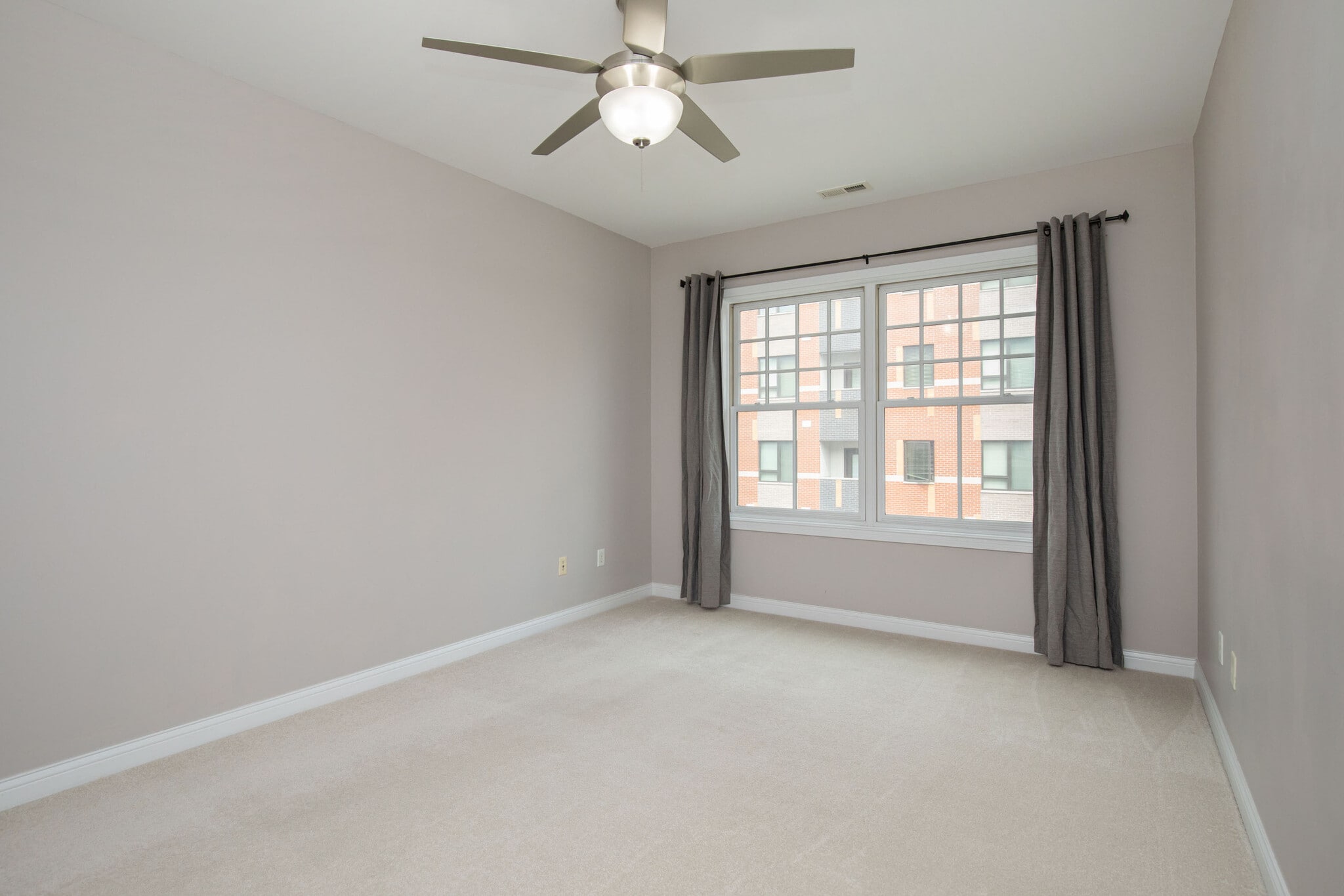 Building Photo - 517 N Park Ave