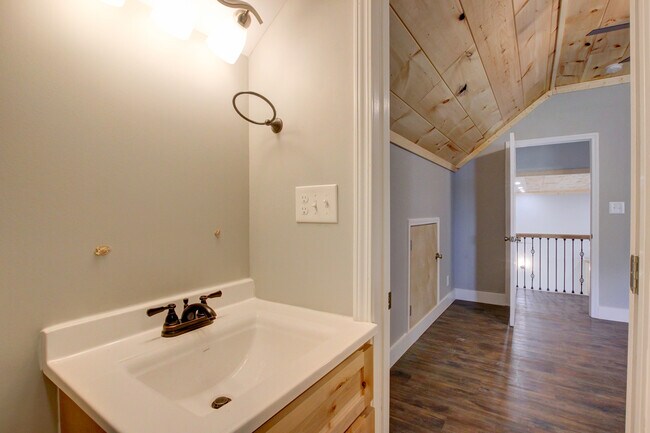 Building Photo - 5821 Highland Lick Rd