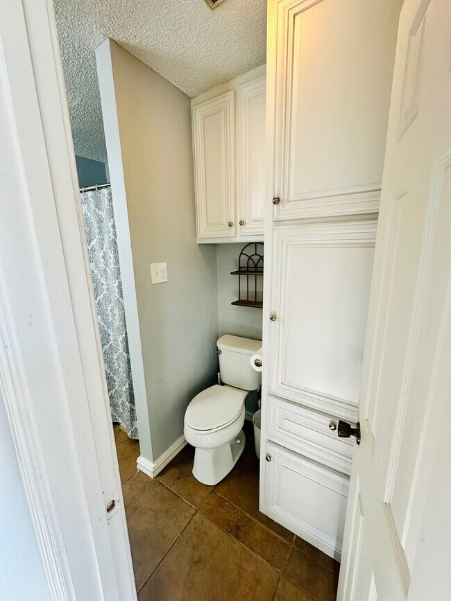 Building Photo - 110 Willow Branch Dr