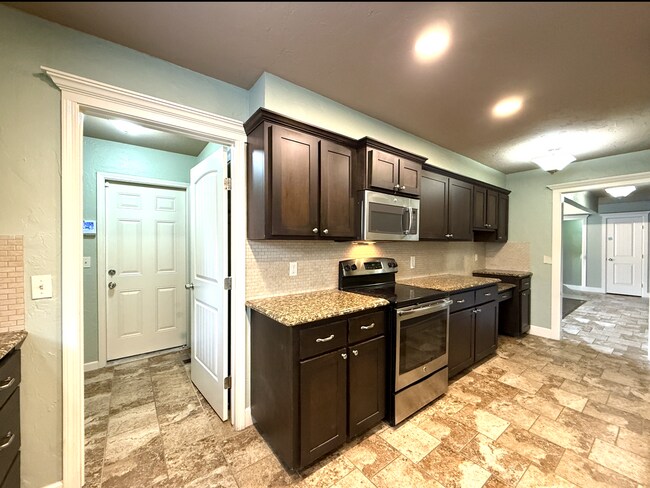Building Photo - 5324 Eden Dr