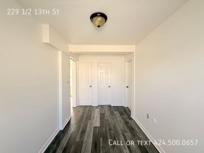 Building Photo - 229 1/2 13th St-