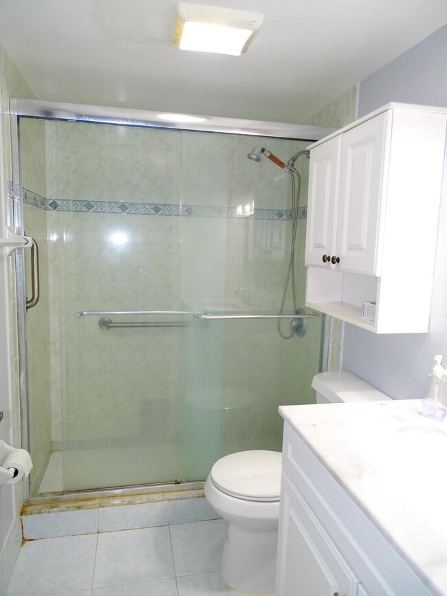 Building Photo - 2200 Springdale Blvd