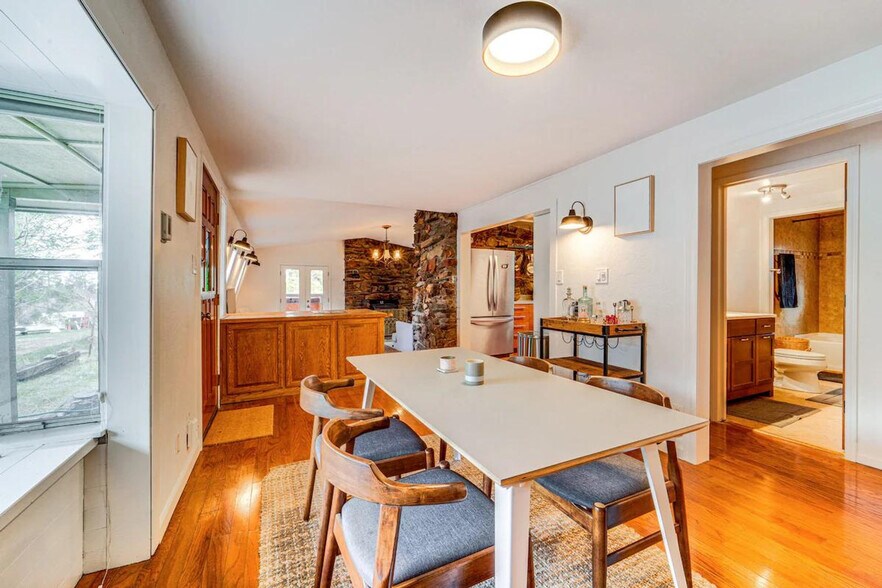 Building Photo - 627 Bear Valley Rd