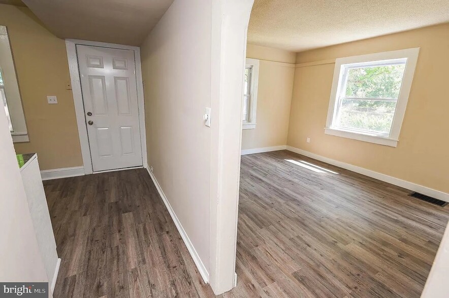 Building Photo - 1014 Cecil St