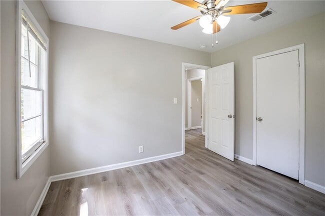 Building Photo - 2945 Belvedere Ln