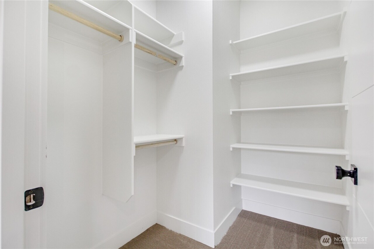 Building Photo - 27906 U St