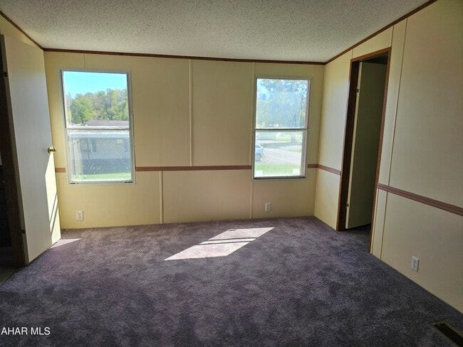 Building Photo - 124 Skyline Dr