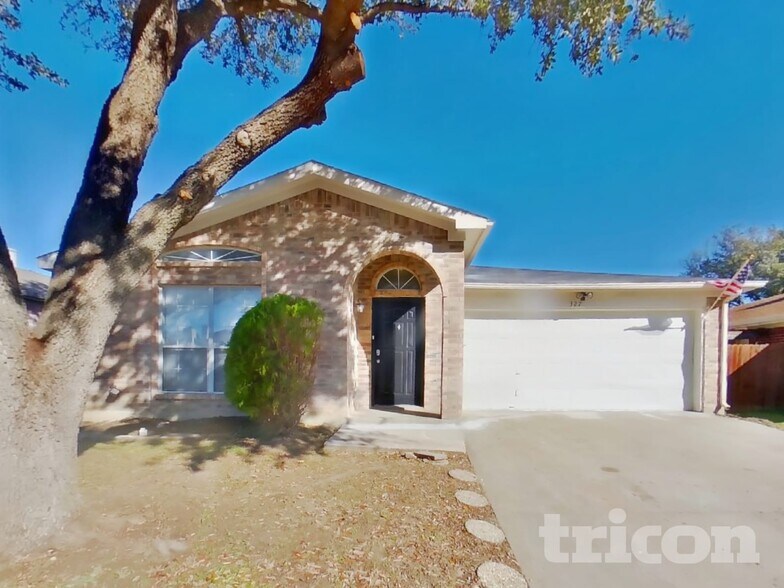 Building Photo - 327 Moss Hill Dr