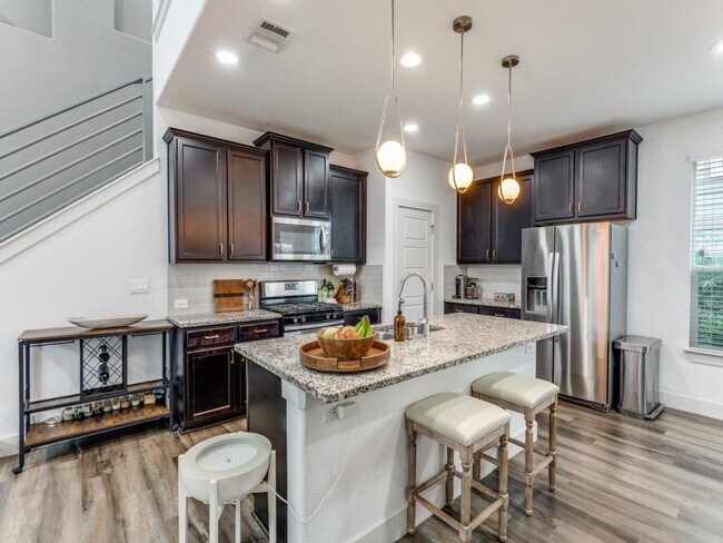 Building Photo - 2204 Montague St