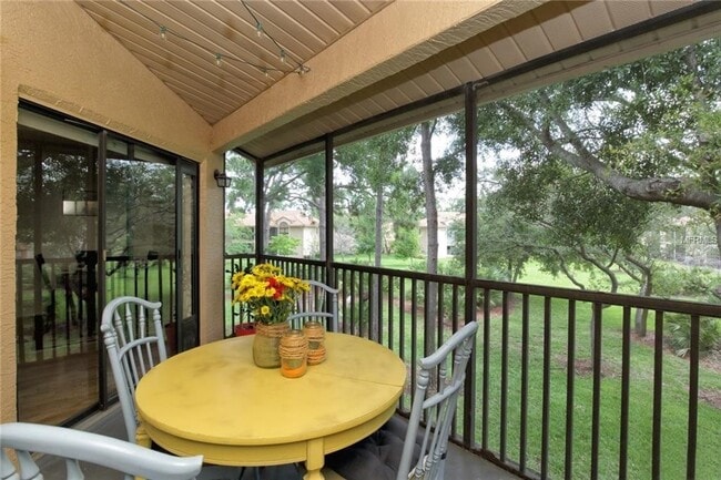 Building Photo - Dr Phillips 2 bedroom 2 bath with 1 car ga...