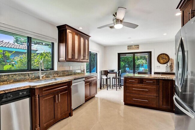 Building Photo - Boca Raton Beautifully Updated 4 Bedroom Pool Home