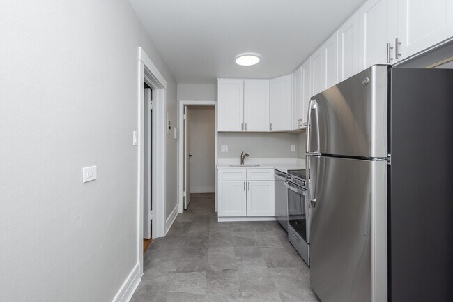 Building Photo - Emma Parham