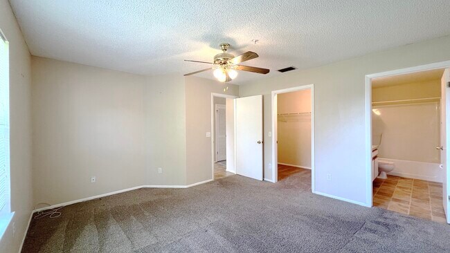 Building Photo - 164 Reserve Cir