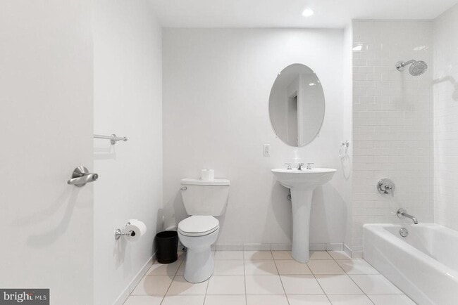 Building Photo - 1352 South St