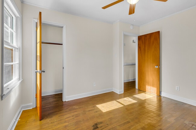 Building Photo - 3504 Powell St