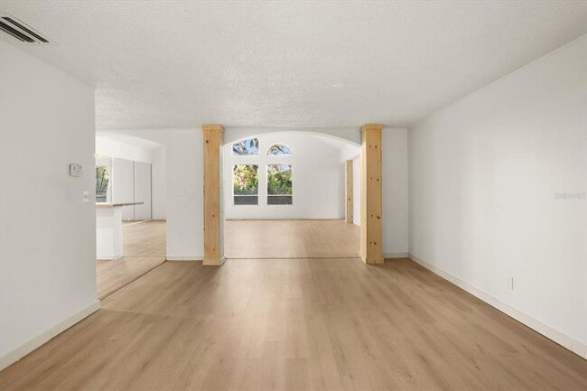 Building Photo - 8725 Erie Ln