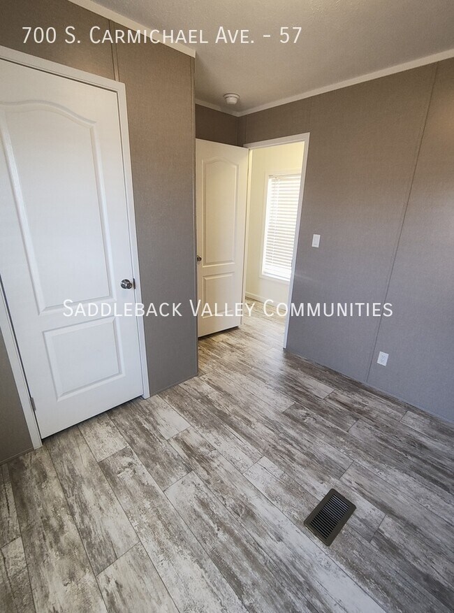 Building Photo - 700 S Carmichael Ave