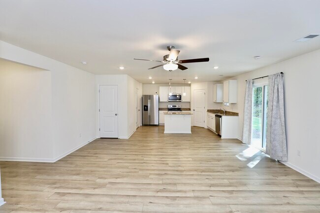 Building Photo - 1718 Canopy Dr