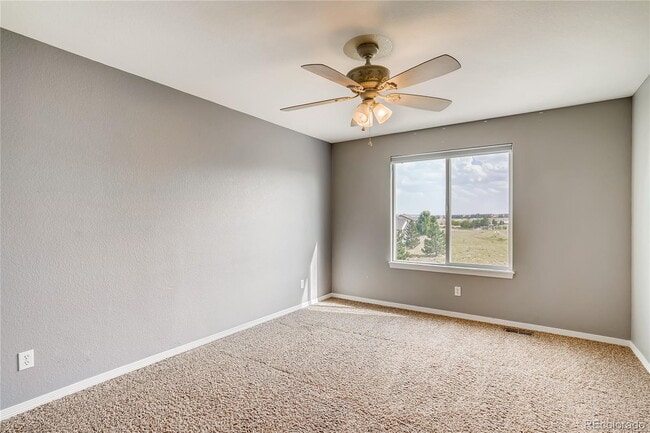 Building Photo - "Spacious 5-Bed Haven in Parker, CO - 2.5 Baths & 2,799 Sq Ft of Comfort!"