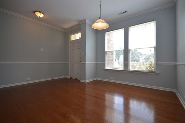 Building Photo - 1507 Hinchliff Ct