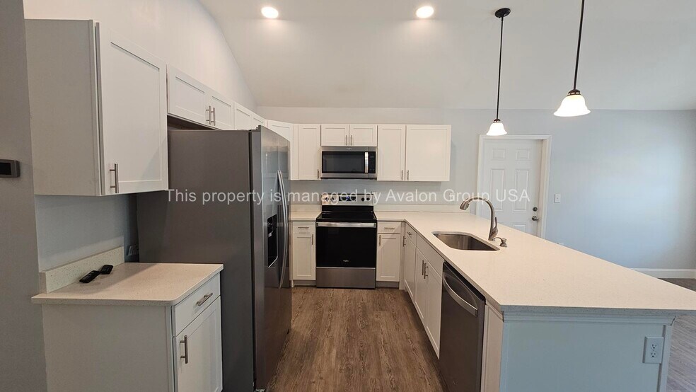 Building Photo - 1978 Solomon St