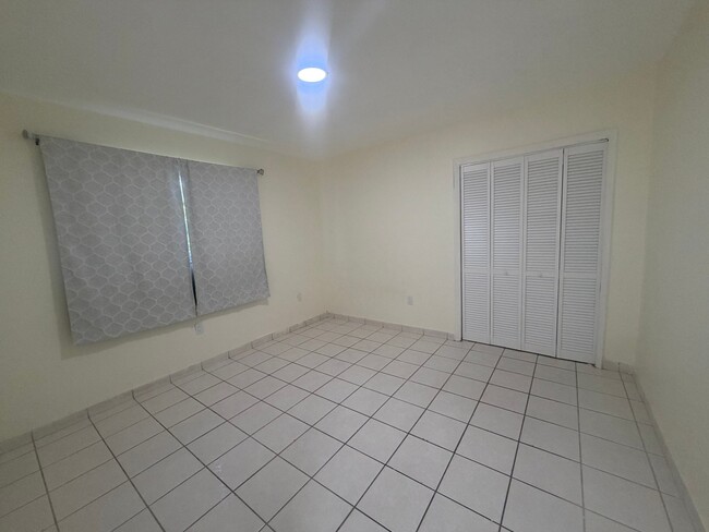 Building Photo - 3821 SW 89th Ct