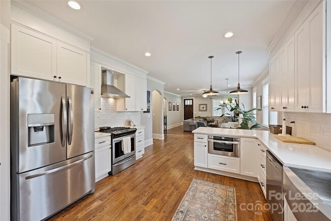 Building Photo - 126 N Smallwood Pl