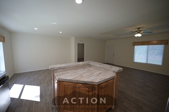 Building Photo - Brand new 3 bed 2 bath manufactured home i...