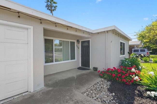 Building Photo - Beautiful Vacaville Home Near Parks, Schools & Shopping