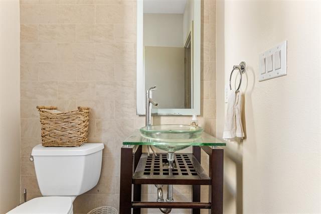 Building Photo - 4111 Newton Ave