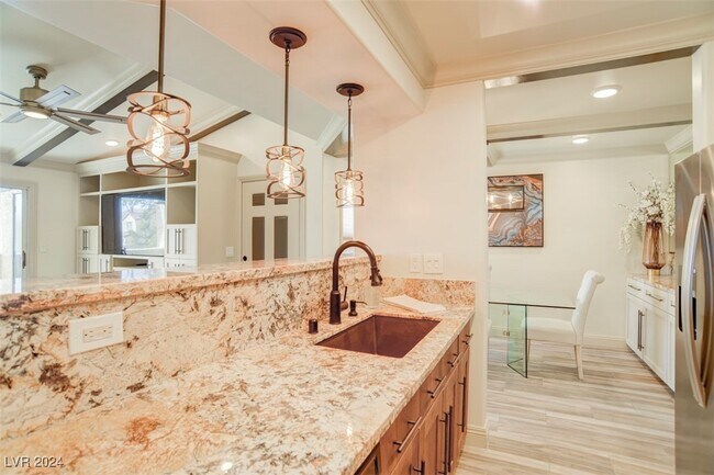 Building Photo - 555 E Silverado Ranch Blvd