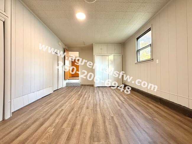 Building Photo - 3 Bedroom House