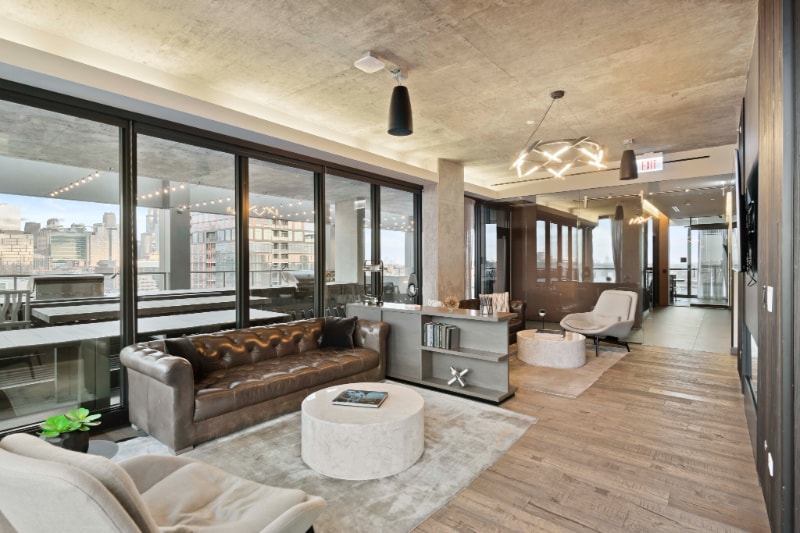 Building Photo - 165 N Ada St