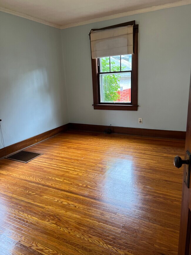 Building Photo - 204 Genesee Park Blvd