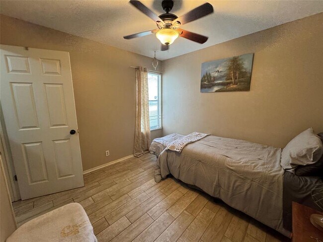 Building Photo - 401 Cypress Ln