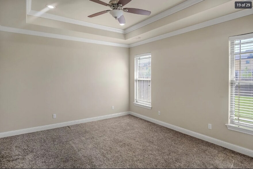 Building Photo - 2300 SW Chaddington Rd