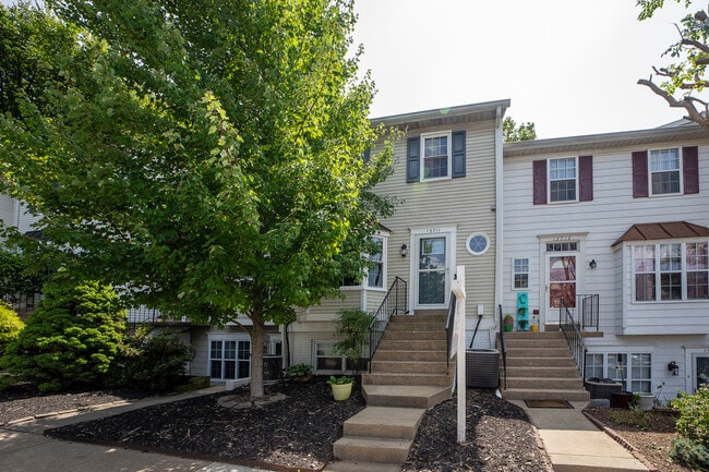 Building Photo - 13711 Flowing Brook Ct