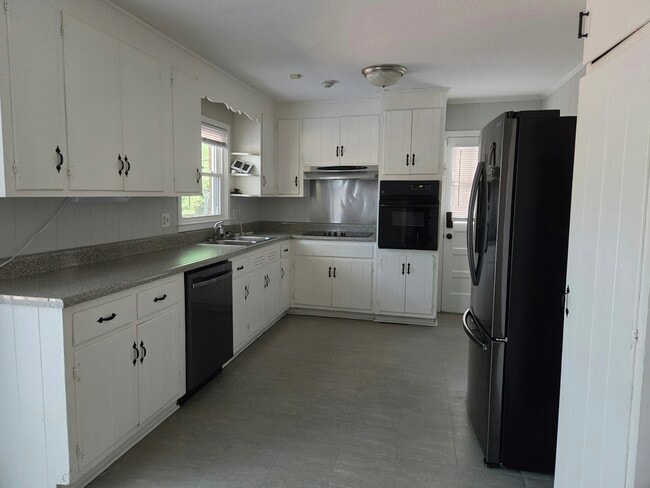 Building Photo - 741 Galloway Dr