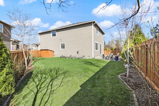 Building Photo - MOVE IN READY NOW! Meridian Campus home available! Beautiful 4 bedrooms 2.5 baths. Easy JBLM comm...