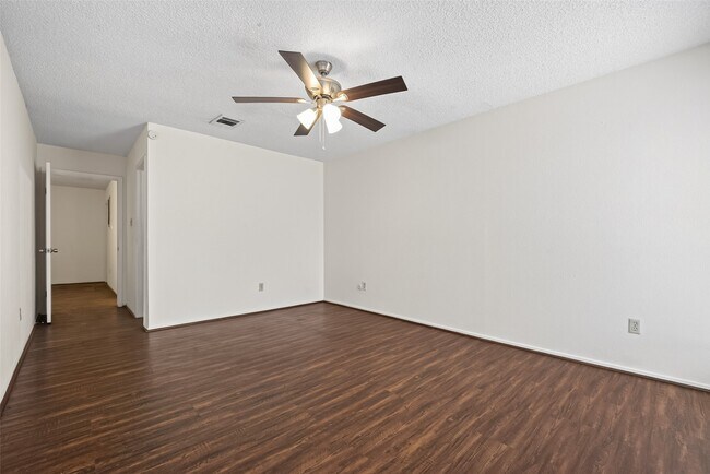 Building Photo - 9435 Pagewood Ln