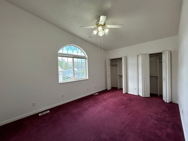 Building Photo - Carterville Duplex