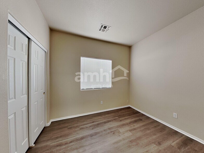 Building Photo - 3506 N 130th Ave