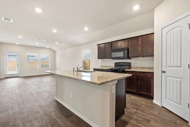 Building Photo - 128 Shimmering Cv