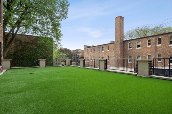 Unit 203 Private Terrace - 434 W Melrose St